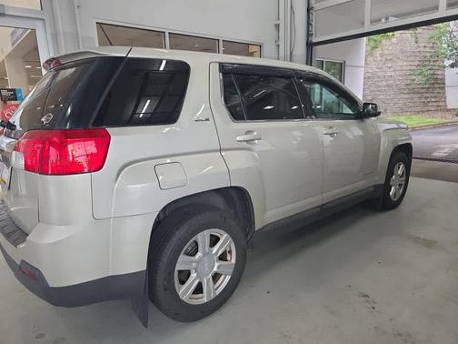 Champagne Silver Metallic 2014 GMC Terrain SLE-1