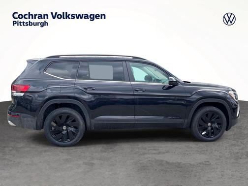 Deep Black Pearl 2026 Volkswagen Atlas 2.0T SE w/Technology 4MOTION