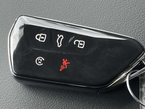 Deep Black Pearl 2026 Volkswagen Atlas 2.0T SE w/Technology 4MOTION