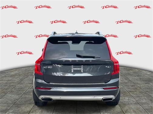 2016 Volvo XC90 T6 Momentum