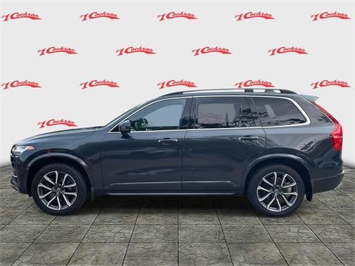 2016 Volvo XC90 T6 Momentum