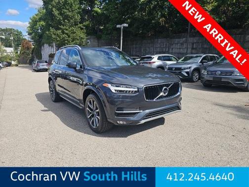 2016 Volvo XC90 T6 Momentum
