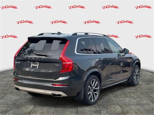 2016 Volvo XC90 T6 Momentum