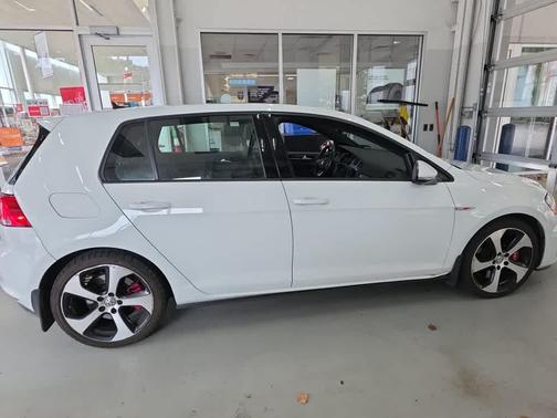 Pure White 2017 Volkswagen Golf GTI 2.0T Autobahn 4-Door