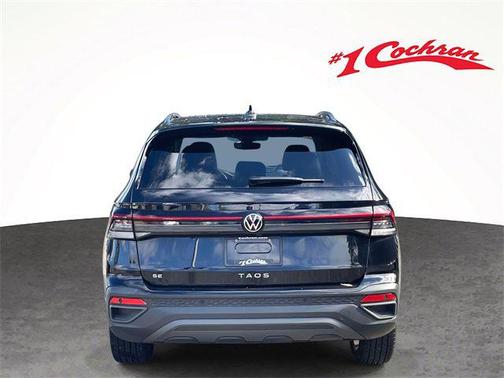 2025 Volkswagen Taos 1.5T SE Black
