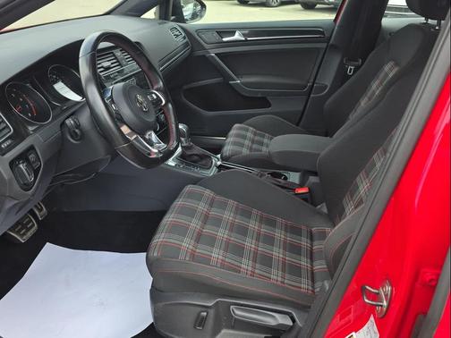 2017 Volkswagen Golf GTI 2.0T S 4-Door