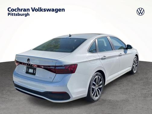Opal White Pearl 2026 Volkswagen Jetta 1.4T SE