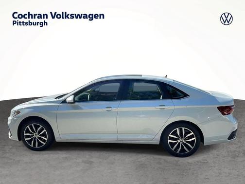 Opal White Pearl 2026 Volkswagen Jetta 1.4T SE
