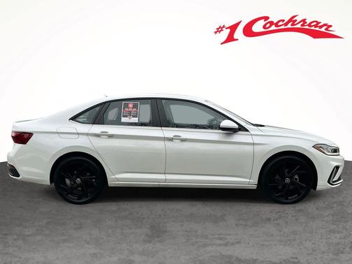 Opal White Pearl 2025 Volkswagen Jetta 1.5T SE