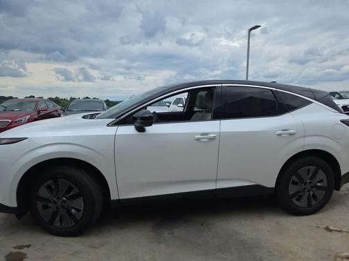 Everest White Pearl Tricoat/Super Black 2025 Nissan Murano SL