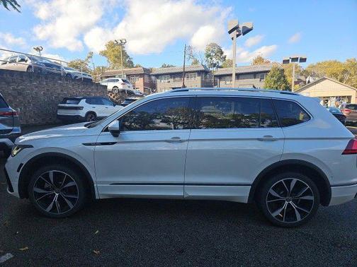 2023 Volkswagen Tiguan 2.0T SEL R-Line 4MOTION