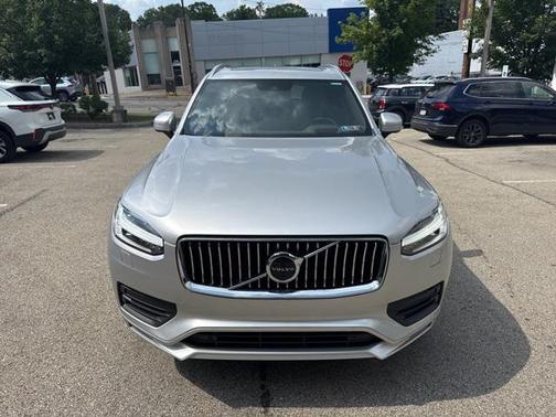 2020 Volvo XC90 T6 Momentum