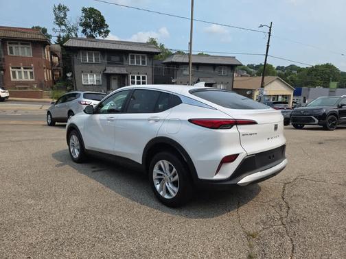 Summit White 2024 Buick Envista Preferred FWD