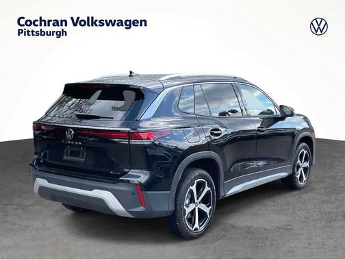 deep black pearl 2026 Volkswagen Tiguan 2.0T SE 4MOTION