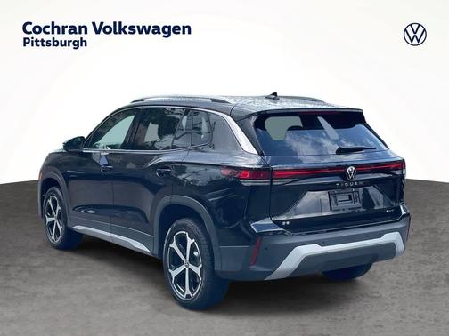deep black pearl 2026 Volkswagen Tiguan 2.0T SE 4MOTION