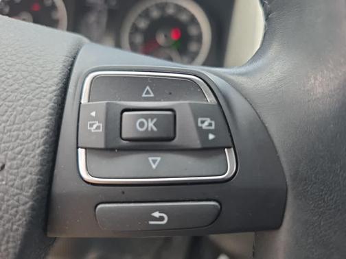 Pepper Gray Metallic 2017 Volkswagen Tiguan Limited 2.0T