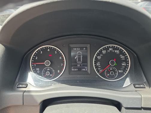 Pepper Gray Metallic 2017 Volkswagen Tiguan Limited 2.0T