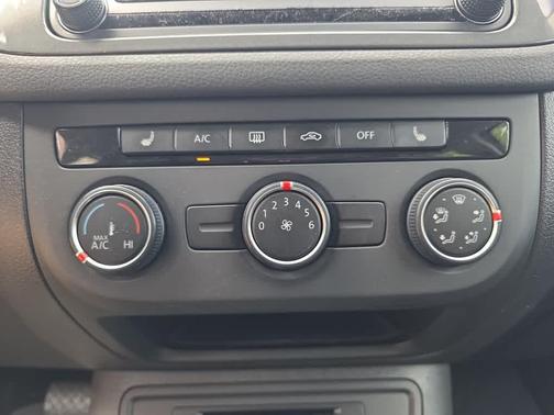 Pepper Gray Metallic 2017 Volkswagen Tiguan Limited 2.0T