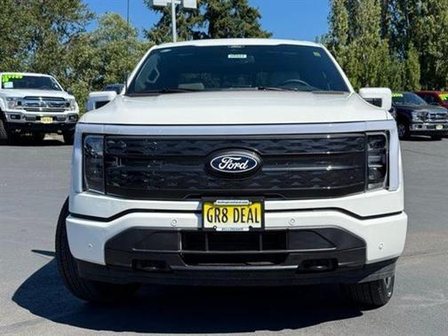 2025 Ford F-150 Lightning Platinum