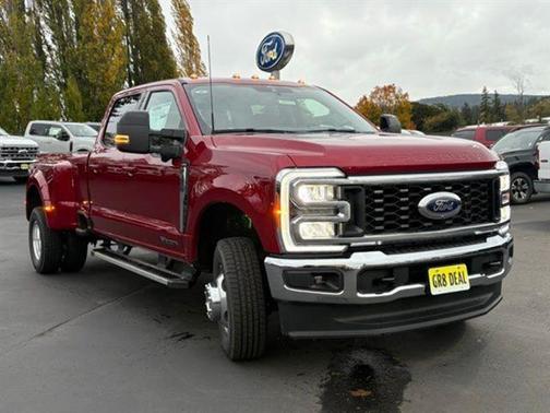 Ruby Red Metallic Tinted Clearcoat 2026 Ford F-350 Lariat