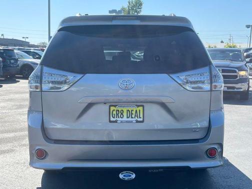 2017 Toyota Sienna SE Premium