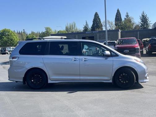 2017 Toyota Sienna SE Premium