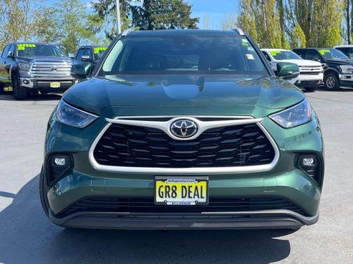 2024 Toyota Highlander XLE