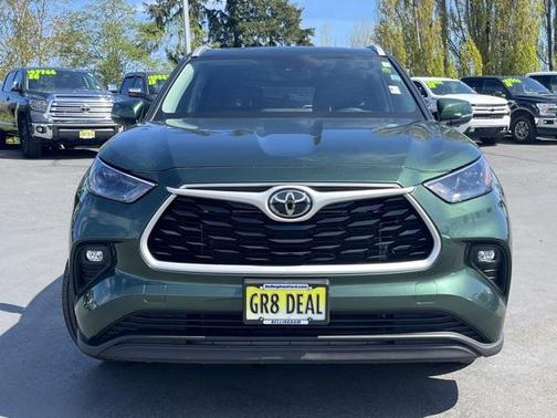 2024 Toyota Highlander XLE