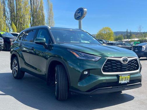 2024 Toyota Highlander XLE