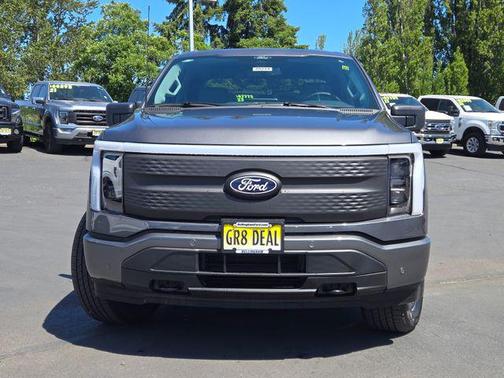 2025 Ford F-150 Lightning Flash