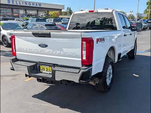 Oxford White 2023 Ford F-250 XLT