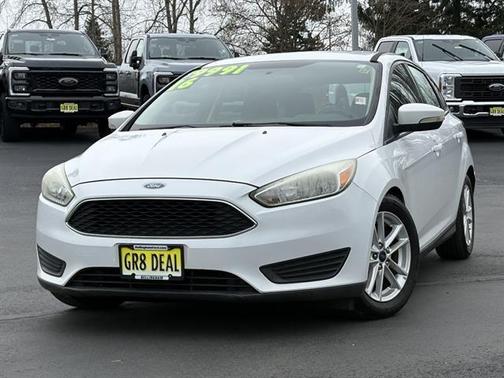 OXFORD WHITE 2016 Ford Focus SE