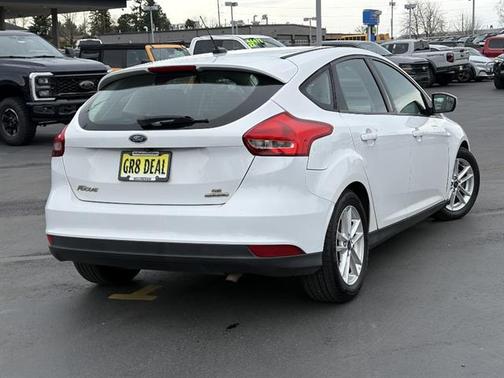 OXFORD WHITE 2016 Ford Focus SE