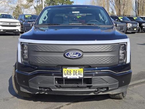 2025 Ford F-150 Lightning Flash