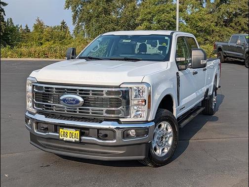 Oxford White 2026 Ford F-350 XLT
