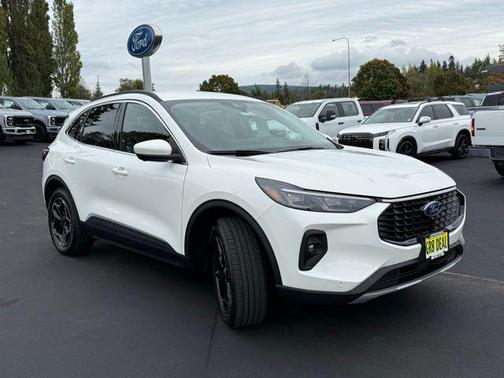 2025 Ford Escape Platinum