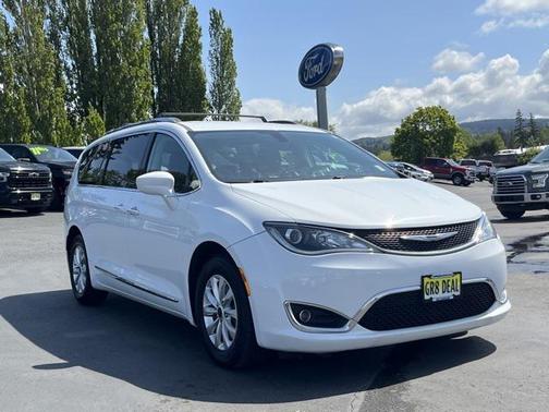 2018 Chrysler Pacifica Touring-L