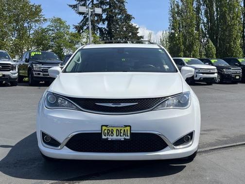 2018 Chrysler Pacifica Touring-L