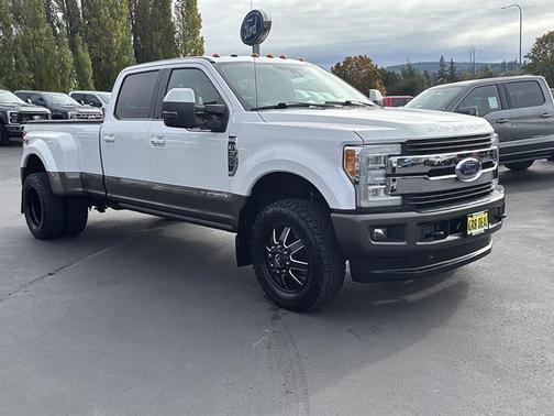 White Platinum Metallic Tri-Coat 2018 Ford F-350 King Ranch