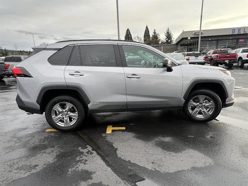 2025 Toyota RAV4 Hybrid SE