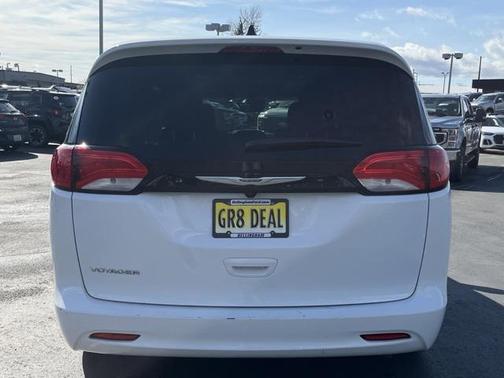 2023 Chrysler Voyager LX