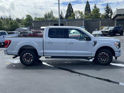 SPACE WHITE METALLIC 2022 Ford F-150 XLT
