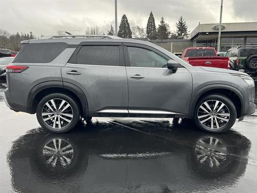 2023 Nissan Pathfinder Platinum 4WD