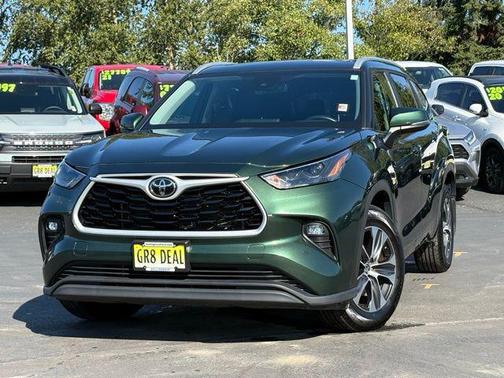 2024 Toyota Highlander XLE