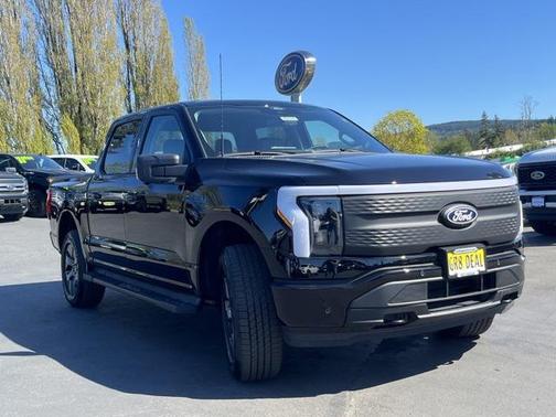2025 Ford F-150 Lightning Flash