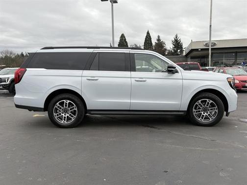 2025 Ford Expedition Max Active 4x4