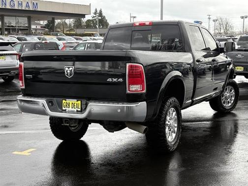 2017 RAM 2500 Laramie Crew Cab 4x4 6'4' Box