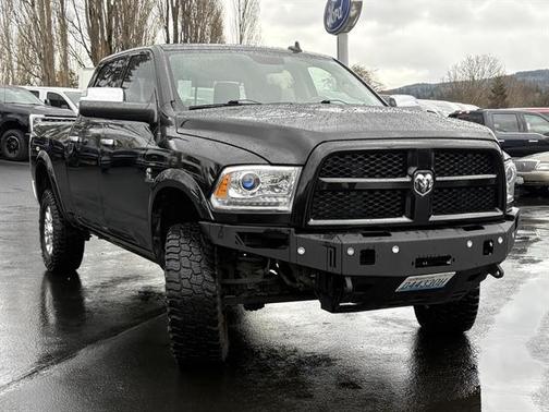 2017 RAM 2500 Laramie Crew Cab 4x4 6'4' Box