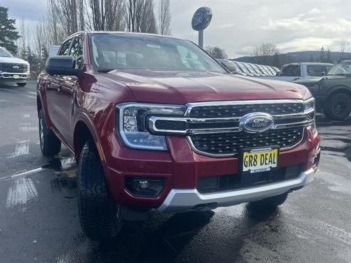 Ruby Red Metallic Tinted Clearcoat 2025 Ford Ranger XLT