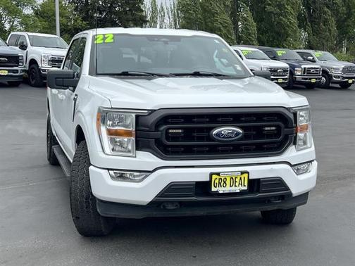 OXFORD WHITE 2022 Ford F-150 XLT